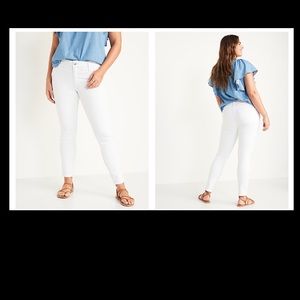 NWT Old Navy Rockstar Super Skinny Jeans